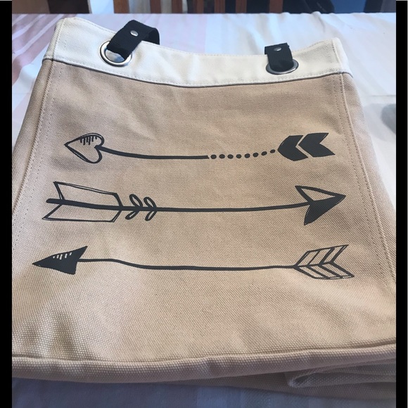 EUC Thirty One Tan/Cream/Black Canvas Arrow Graphics Extra Large Tote - Picture 3 of 8